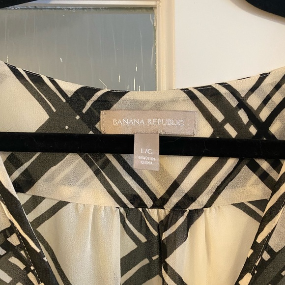 Banana Republic Cream Semi-Sheer Plaid Top long Sleeve Blouse, Size Large, EUC - Picture 3 of 4